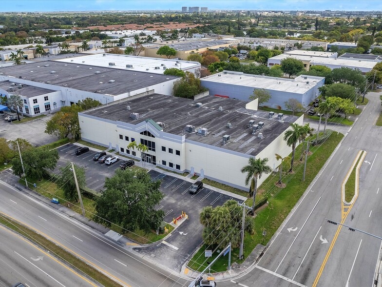2701 NW 107th Ave, Miami, FL for lease - Building Photo - Image 1 of 48