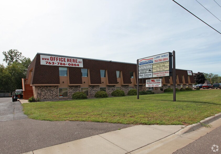 950 County Highway 10, Spring Lake Park, MN à louer - Photo du bâtiment - Image 3 de 6