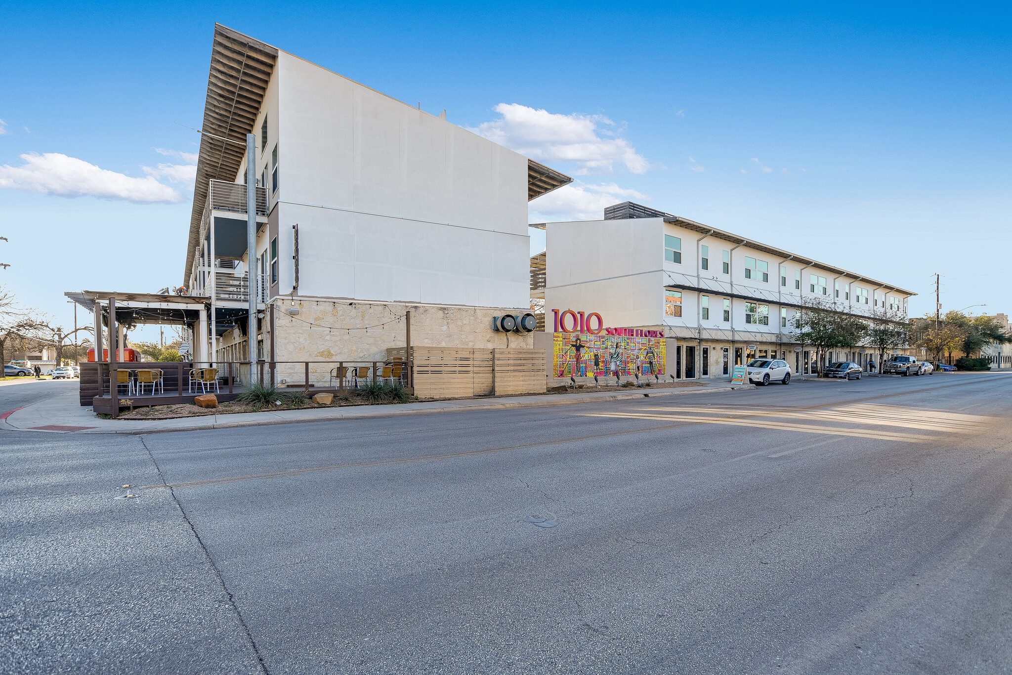 1010 S Flores St, San Antonio, TX for lease Building Photo- Image 1 of 19