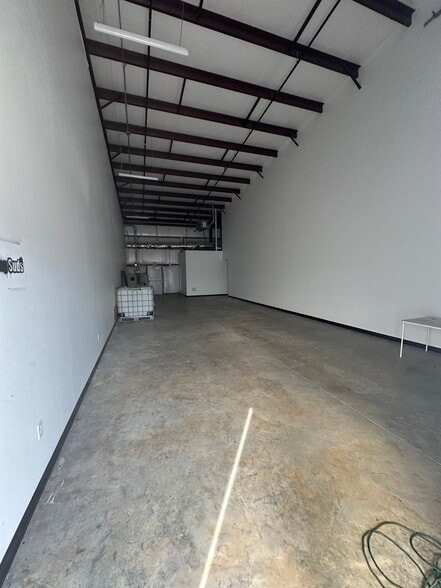 803 W Price Ln, Rogers, AR for lease - Building Photo - Image 3 of 6