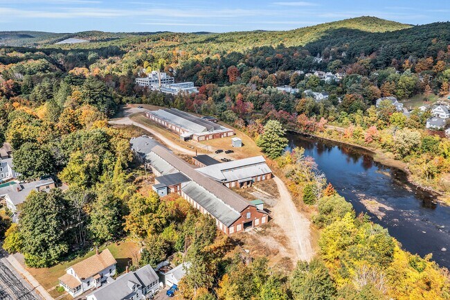 Plus de détails pour 70 W River St, Orange, MA - Industriel à louer