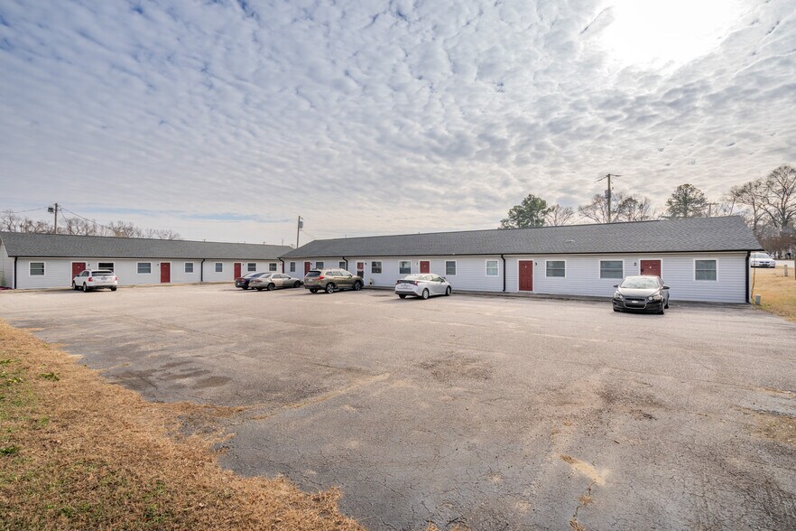221 W Virginia St, Rocky Mount, NC à vendre - Photo du bâtiment - Image 3 de 11