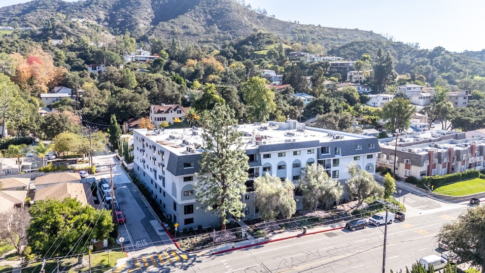 1636 N Verdugo Rd, Glendale, CA for sale - Primary Photo - Image 1 of 9