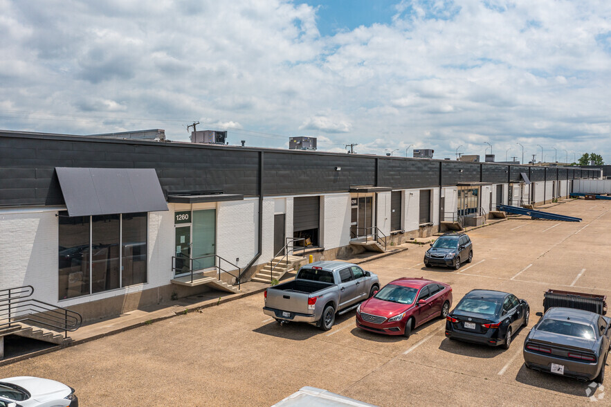 1110 Inwood Rd, Dallas, TX for lease - Building Photo - Image 2 of 30