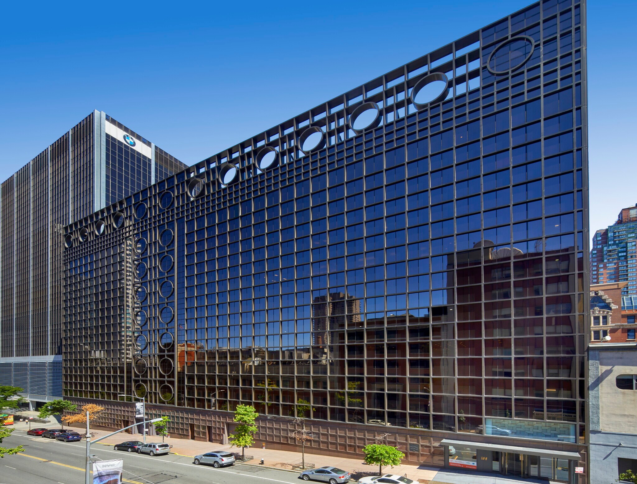 521 W 57th St, New York, NY à louer Photo du bâtiment- Image 1 de 9