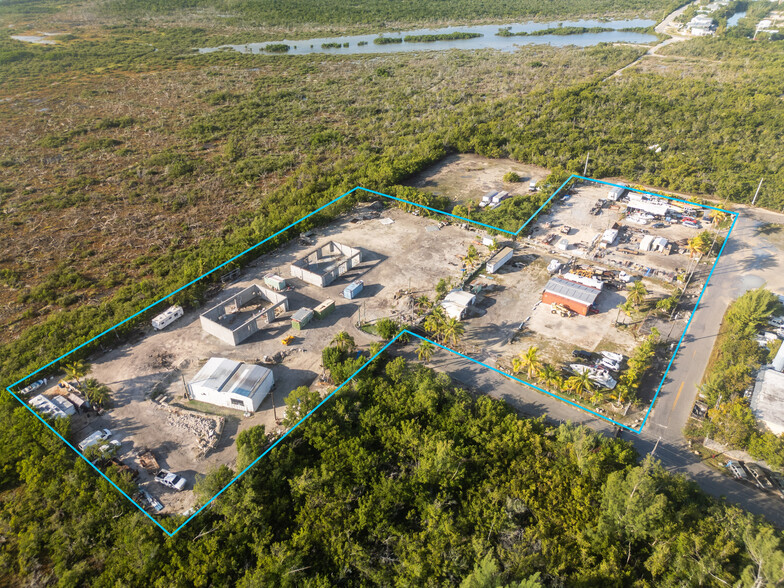 30230 Paradise Ln, Big Pine Key, FL à vendre - Photo du bâtiment - Image 1 de 13