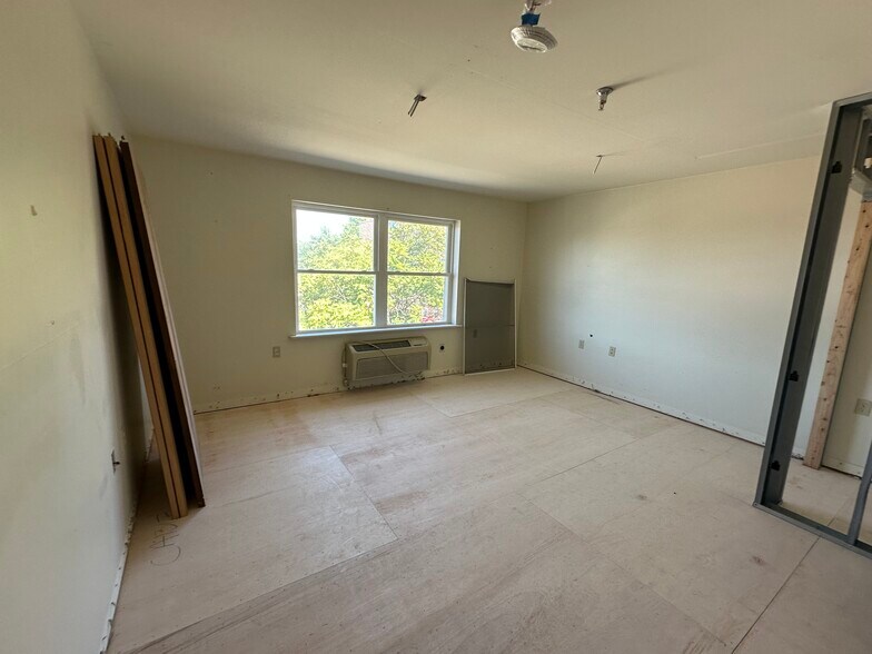 659 Broad St, Emmaus, PA à vendre - Photo du bâtiment - Image 2 de 14