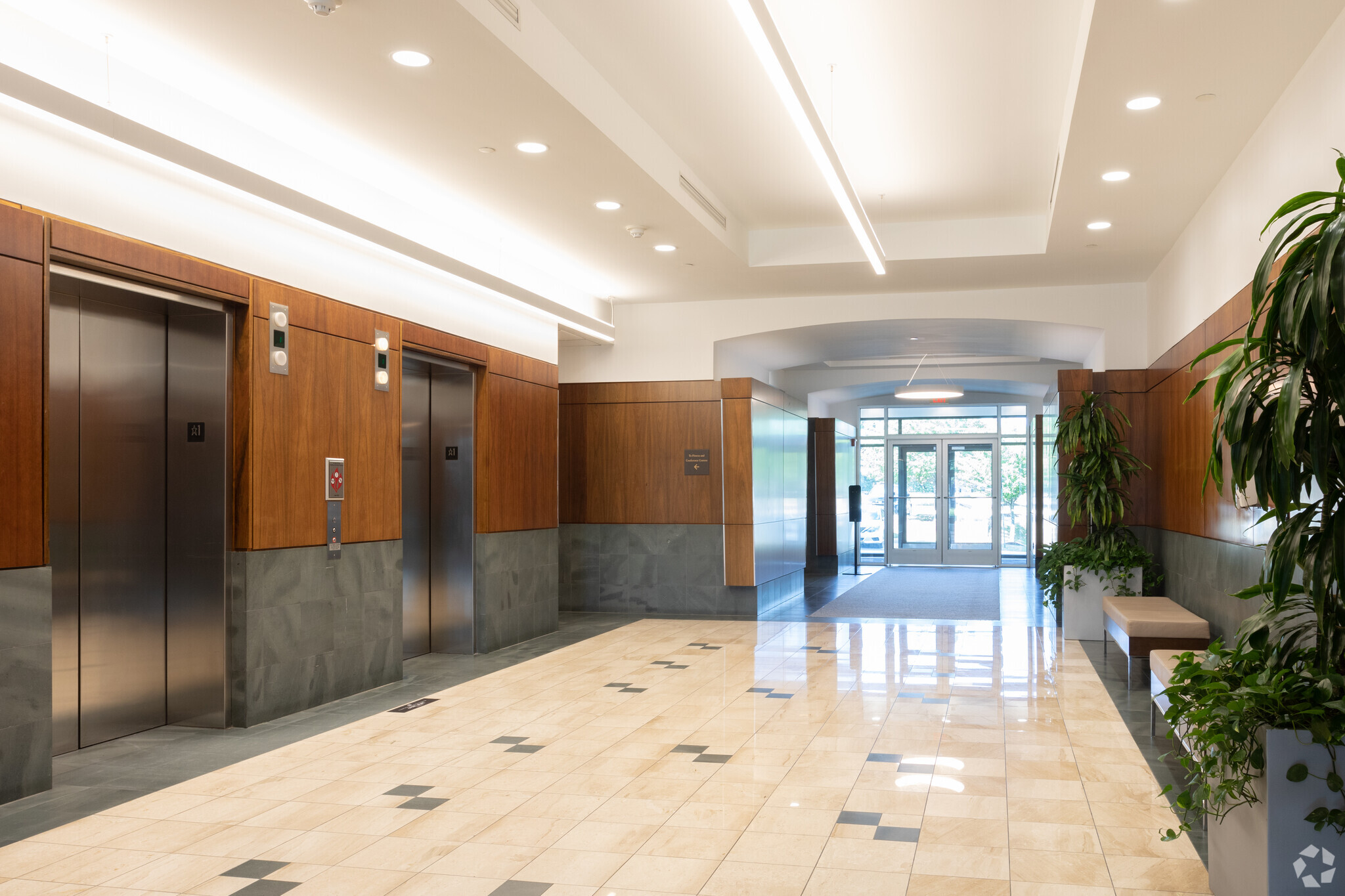 14155 Newbrook Dr, Chantilly, VA for lease Lobby- Image 1 of 2