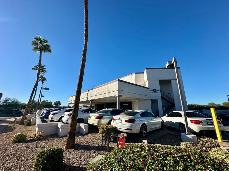 8140 E Butherus Dr, Scottsdale, AZ à louer - Photo du bâtiment - Image 2 de 43