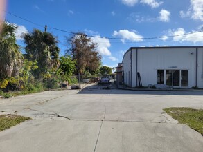 6266 Janes Ln, Naples, FL for lease Building Photo- Image 2 of 6