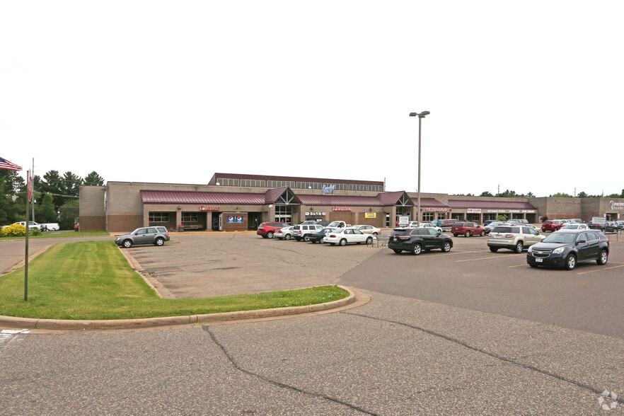 400 W 9th St N, Ladysmith, WI à louer - Photo du bâtiment - Image 3 de 4