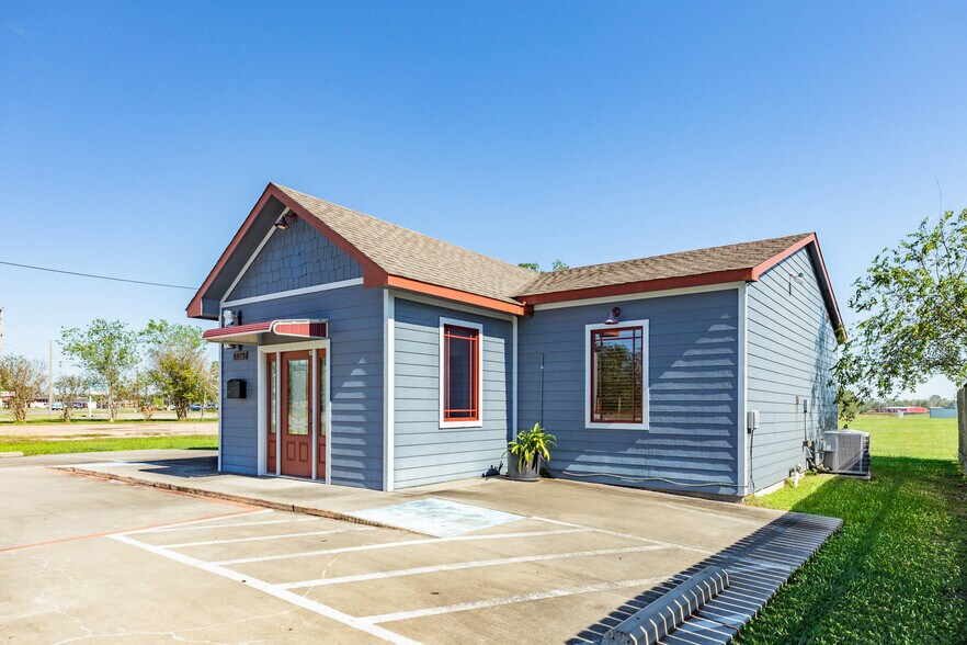 1228 E Mulberry St, Angleton, TX à vendre - Photo du bâtiment - Image 1 de 26