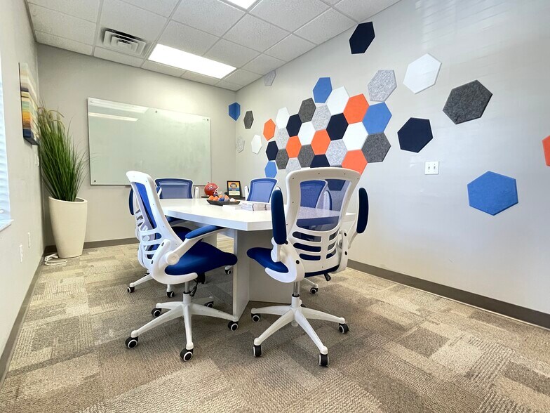 4915 NW 43rd St, Gainesville, FL for lease - Interior Photo - Image 2 of 14