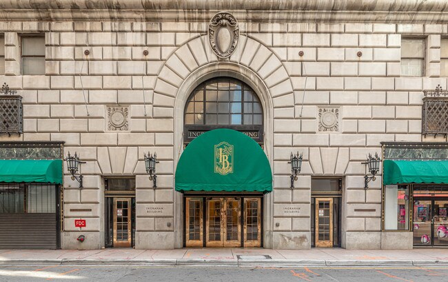 Plus de détails pour 25 SE 2nd Ave, Miami, FL - Bureau, Commerce de détail à louer