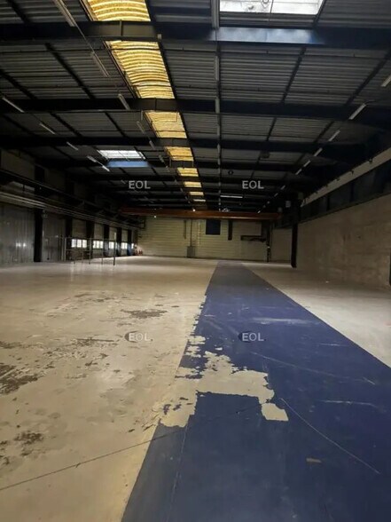 Industriel dans Villeron à louer - Photo intérieure - Image 3 de 3