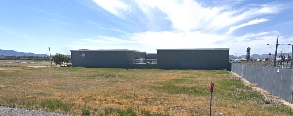 3520 Tanya Ave, Hemet, CA for sale - Building Photo - Image 2 of 5