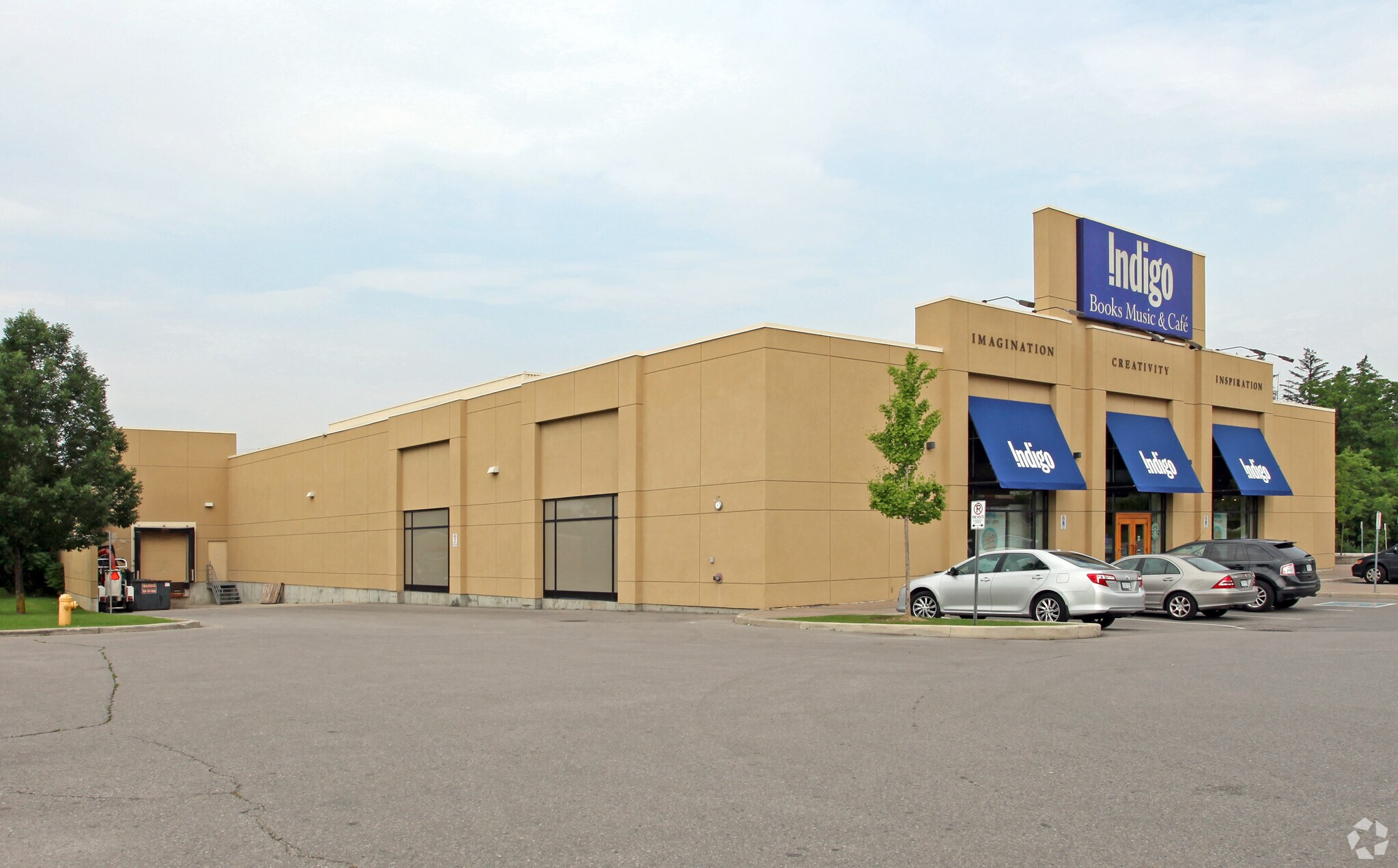 8705 Yonge St, Richmond Hill, ON à vendre Photo principale- Image 1 de 1