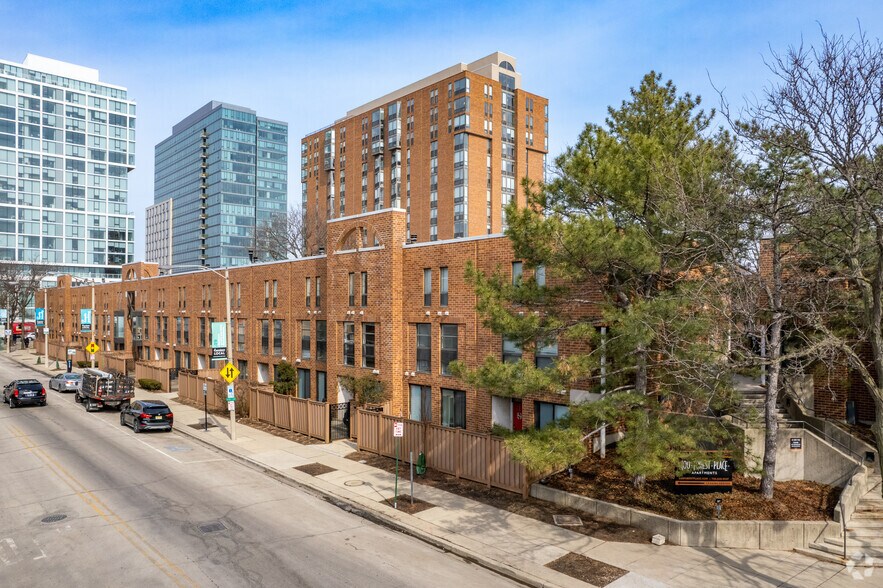 100 Forest Pl, Oak Park, IL à louer - Photo du bâtiment - Image 2 de 4