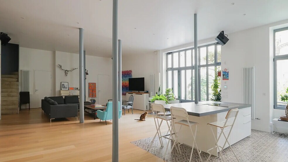 Office in Paris for sale - Building Photo - Image 2 of 11