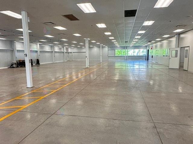 4160 Hwy Desserte Sud Laval (A-440), Laval, QC à louer - Photo du bâtiment - Image 2 de 10