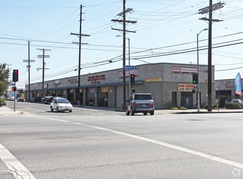 7750 Sepulveda Blvd, Van Nuys, CA à louer - Photo du bâtiment - Image 3 de 3