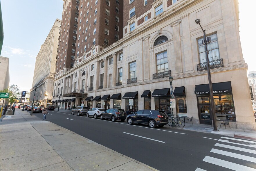 822-834 Chestnut St, Philadelphia, PA à louer - Photo du bâtiment - Image 2 de 3