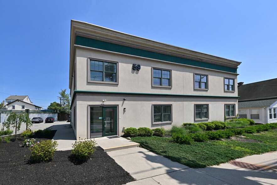 59 Lincoln Ave, Fair Lawn, NJ à vendre - Photo du bâtiment - Image 1 de 27