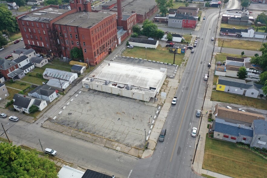 2421 W Market St, Louisville, KY à vendre - Photo du bâtiment - Image 3 de 22