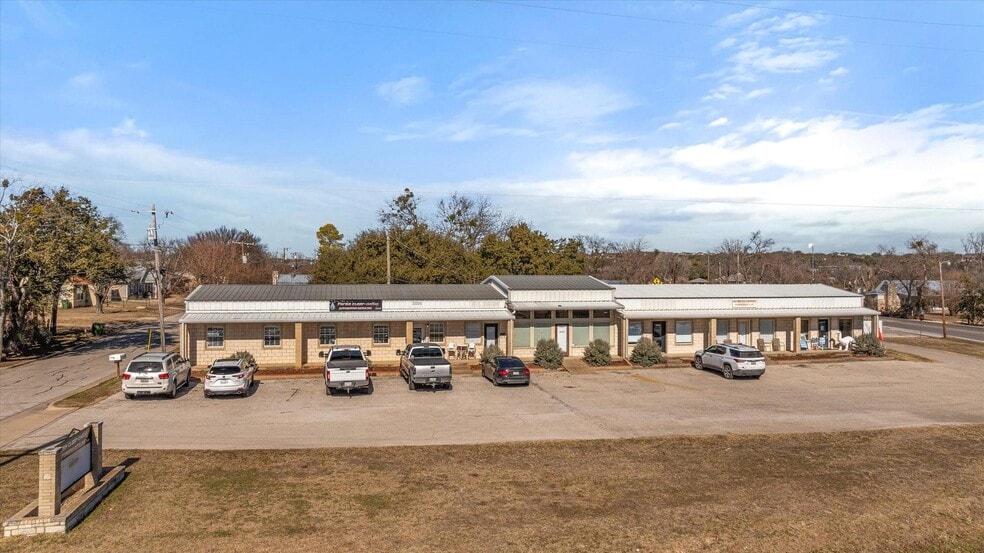 1201 NE Barnard St, Glen Rose, TX for sale - Building Photo - Image 3 of 24