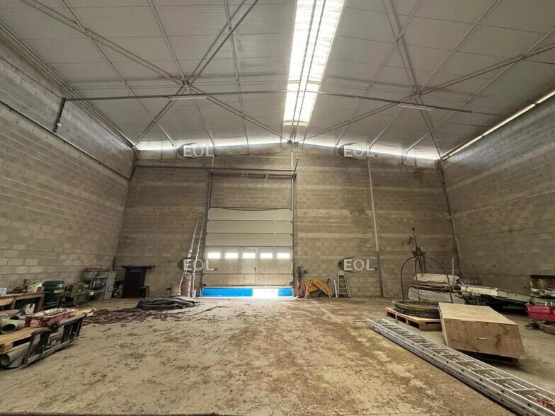 Industrial in Presles-en-Brie for lease - Building Photo - Image 2 of 9