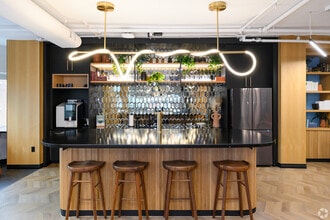 2000 Pennsylvania Ave NW, Washington, DC for lease Building Photo- Image 2 of 11