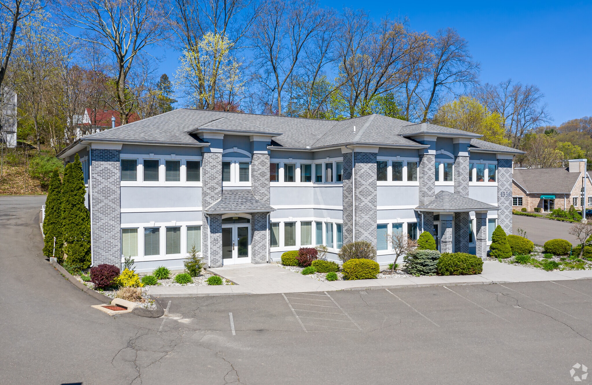 1336 W Main St, Waterbury, CT à louer Photo principale- Image 1 de 5