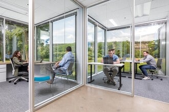 5000 Plaza On The Lake Dr, Austin, TX for lease Interior Photo- Image 2 of 6