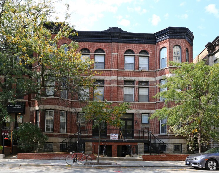 2330-2332 N Clark St, Chicago, IL à louer - Photo du bâtiment - Image 2 de 4