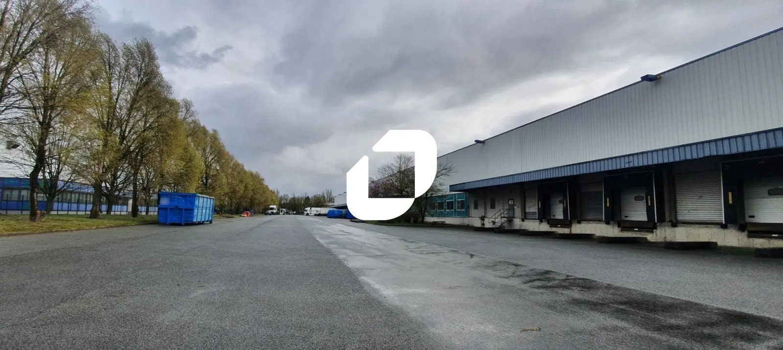 Industrial in Tremblay-en-France for lease Building Photo- Image 1 of 8