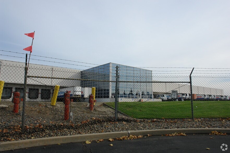 9999 Niblick Dr, Roseville, CA à louer - Photo du bâtiment - Image 2 de 6