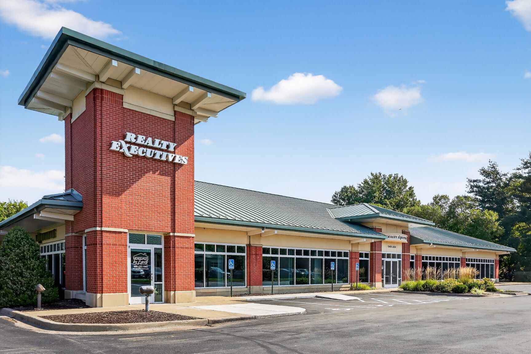 11401 Ash St, Overland Park, KS for sale Building Photo- Image 1 of 20