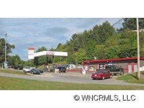 2891 Pisgah Dr, Canton, NC for sale - Primary Photo - Image 1 of 11