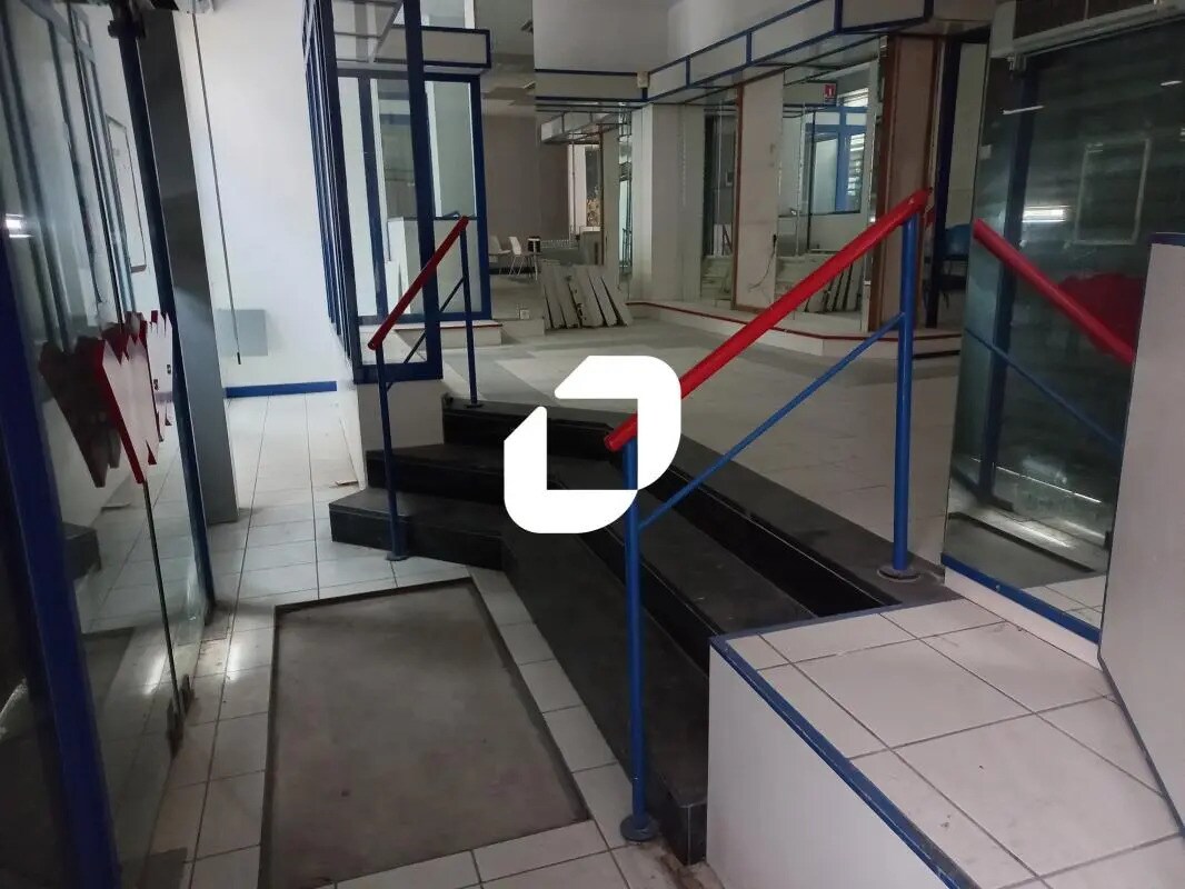 Retail in Lille for lease Building Photo- Image 1 of 5