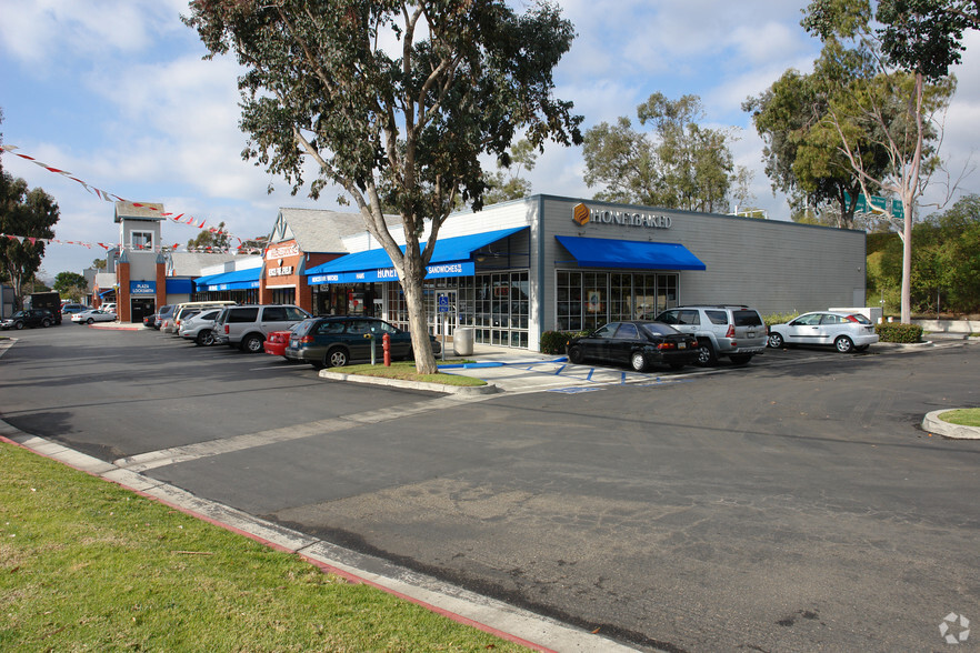 4255 E Main St, Ventura, CA for lease - Building Photo - Image 2 of 8