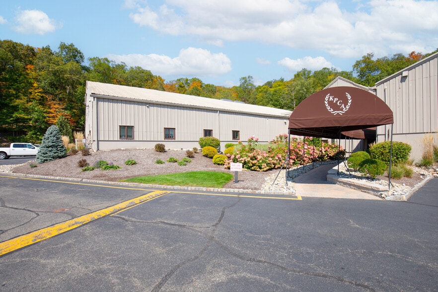 170 Kinnelon Rd, Kinnelon, NJ for sale - Building Photo - Image 2 of 15