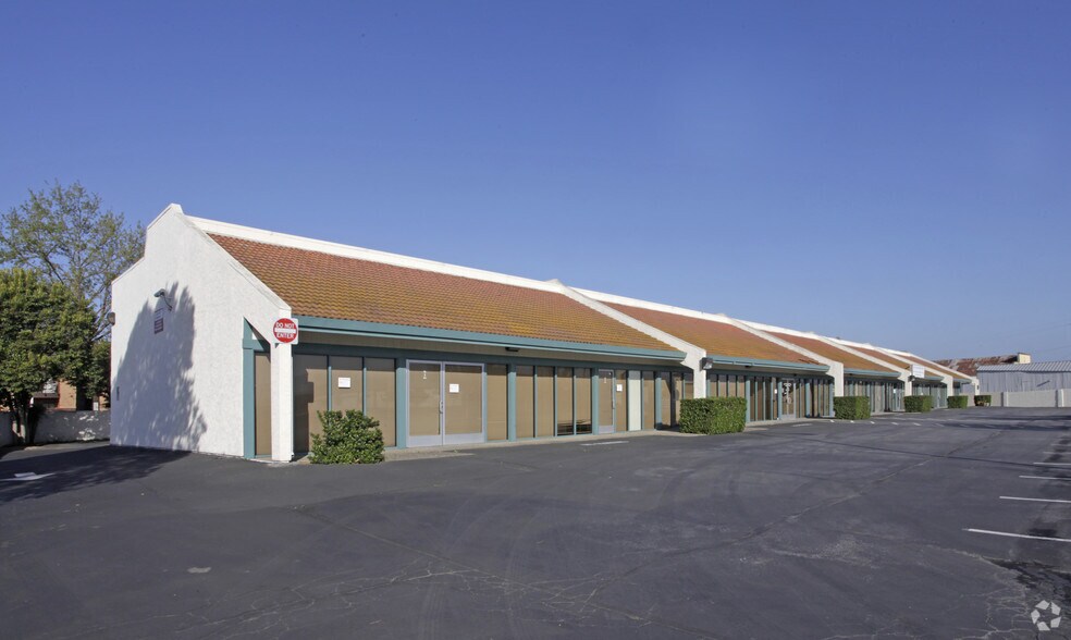 8833 Monterey St, Gilroy, CA à louer - Photo du bâtiment - Image 3 de 6