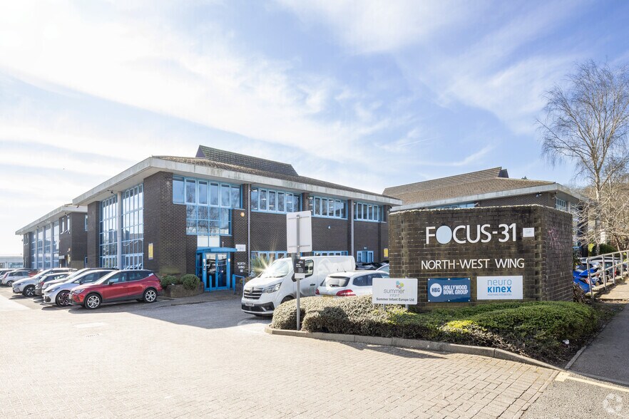 Mark Rd, Hemel Hempstead à louer - Photo du bâtiment - Image 3 de 3