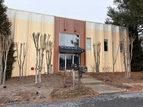 310 N 21st St, Purcellville, VA for lease Interior Photo- Image 2 of 14