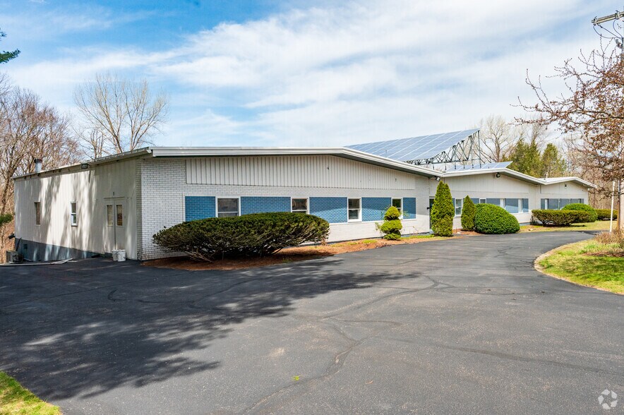 159 Chestnut St, Ashland, MA à louer - Photo du bâtiment - Image 3 de 7