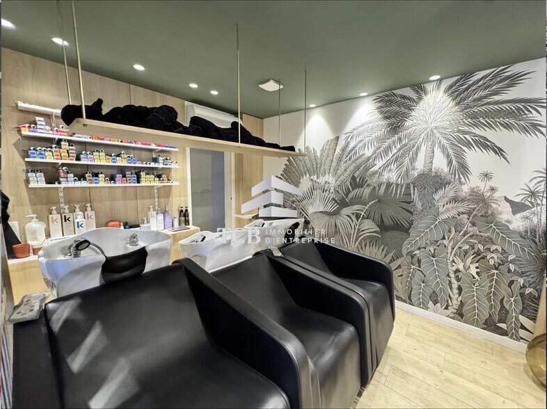 Commerce de détail dans Carquefou à louer - Photo du bâtiment - Image 2 de 5