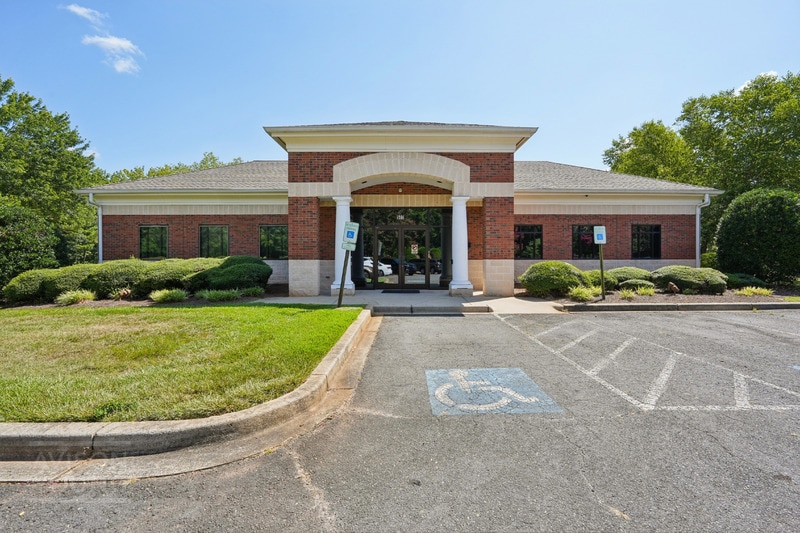 500 Lakeshore Pky, Rock Hill, SC for sale Building Photo- Image 1 of 25