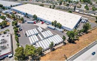 Plus de détails pour 2867 Surveyor St, Pomona, CA - Industriel à louer