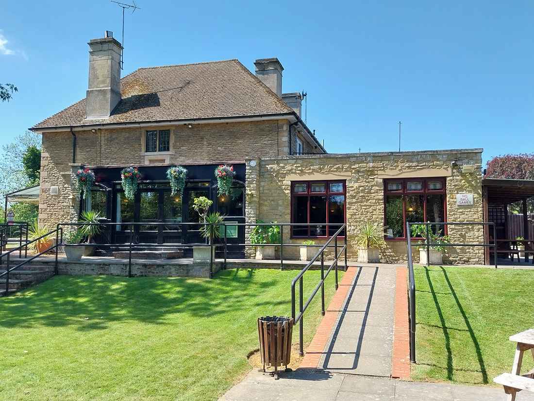 2 Overstone Rd, Sywell à louer Photo du bâtiment- Image 1 de 11