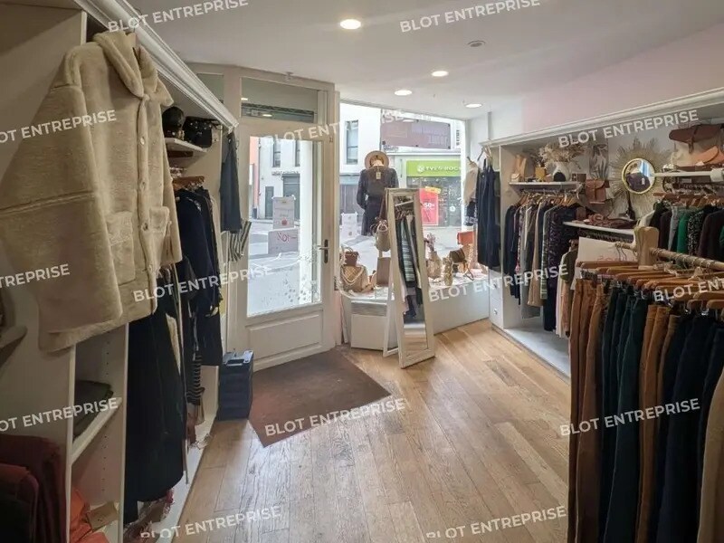 Industrial in Saint-Brieuc for lease Interior Photo- Image 1 of 5